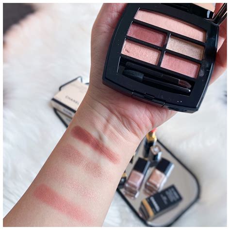 chanel les beiges healthy glow natural eyeshadow palette swatches|chanel les beiges no 30.